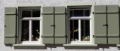 Fensterläden Zeitloser Charme für klassische und moderne Bauvorhaben