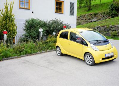Ladestationen-für-E-Autos