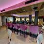 Hausbar mit Loungebereich