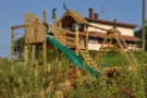 Spielplatz am Haus
