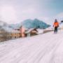 Ski-in, Ski-out. Das Naturhotel Chesa Valisa im Kleinwalsertal liegt direkt an der Skipiste des OK-Skigebietes. Ski-in, Ski-out. Das Naturhotel Chesa Valisa im Kleinwalsertal liegt direkt an der Skipiste des OK-Skigebietes.
