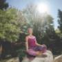 Yoga und Meditation inmitten der Natur mit Fitness-Expertin, Fachfrau der ganzheitlichen Körperarbeit und Spezialistin der fernöstlichen Heilmethoden Gerlinde Ramlackhan-Paierl