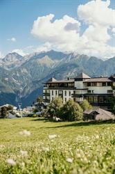 Schlosshotel Fiss GmbH