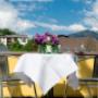 Terasse mit Bergblick im Hotel Schrofenstein