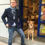 Schlossermeister Roland Bauer mit  Benni