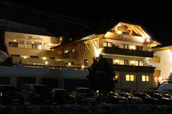 Hermann Häusler, Hotel Martha