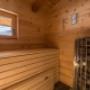 Eine finnische Sauna lädt zum Entspannen an kalten Tagen ein.