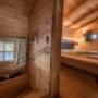 Ein Stiegenhaus führt in den ersten Stock zu den Schlafräumen und dem großen Badezimmer inklusive Sauna. Ein Stiegenhaus führt in den ersten Stock zu den Schlafräumen und dem großen Badezimmer inklusive Sauna.