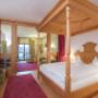 Junior Suite im Sonnenburg Landhaus mit Himmelbett und Wohnbereich Junior Suite im Sonnenburg Landhaus mit Himmelbett und Wohnbereich
