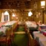 Restaurant Schuena  in Oberlech in rustikaler Holzuetten Optik