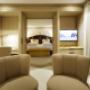 Gold Junior Suite im Sonnenburg Stammhaus mit Doppelbett und Wohnbereich mit Sitzgelegenheit Gold Junior Suite im Sonnenburg Stammhaus mit Doppelbett und Wohnbereich mit Sitzgelegenheit