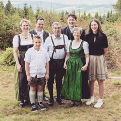 Wildwiesenhof Familie Weber