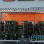 OBI Markt Unterwart Blumen vor dem Haus OBI Markt Unterwart Blumen vor dem Haus