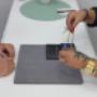 Bewertung und Verwiegung von Goldschmuck für eine faire Ankaufsermittlung bei Juwelier Wilmsen