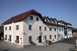 Aloisia Weinstabl - Dorfwirt Weinstabl