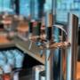 Zapfanlage an der Schiffsbar