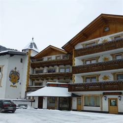 Hotel Pezina KG