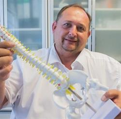 Dr. Robert Török