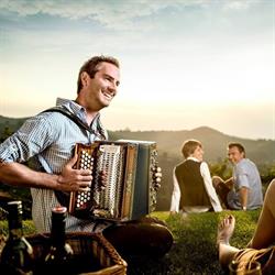 Harmonikaerzeugung Strasser GmbH