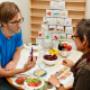 Diätologie umfasst die Bereiche Ernährungs- und Verpflegungsmanagement sowohl in der Gesundheitsförderung und Prävention als auch in der Therapie. Diätologie umfasst die Bereiche Ernährungs- und Verpflegungsmanagement sowohl in der Gesundheitsförderung und Prävention als auch in der Therapie.