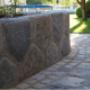 Natursteinmauer aus Bischofsmützen Natursteinmauer aus Bischofsmützen
