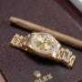 Rolex Day-Date Präsidentenuhr aus Gelbgold mit Diamant-Lünette, goldfarbenem Zifferblatt und President-Armband – luxuriöse Herrenarmbanduhr mit Automatikwerk, zeitloser Eleganz und höchster Exklusivität.