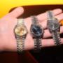 Drei Rolex Datejust Modelle mit goldfarbenem, blauem und silbernem Zifferblatt, Jubilé-Armband und Automatikwerk – ikonische Luxusuhren mit zeitlosem Design, höchster Präzision und erstklassiger Schweizer Uhrmacherkunst.