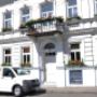Mitten in der Stadt und trotzdem im Grünen liegt die Schnitzstube Stadlhofer Mitten in der Stadt und trotzdem im Grünen liegt die Schnitzstube Stadlhofer