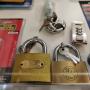 Pendler locks - Padlock - Vorhängeschloss - Password Lock - Schuhservice zur Lerche - Lerchenfelder Straße 36, 1080 Wien, Österreich Pendler locks - Padlock - Vorhängeschloss - Password Lock - Schuhservice zur Lerche - Lerchenfelder Straße 36, 1080 Wien, Österreich