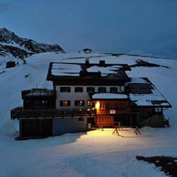 Rifflseehütte -, Ötztaler Alpen -, Pächer Waibl Anita