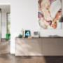 MÖBEL_Galerie_Neuhauser_CASE_23_009_01_Sideboard_Glas_Taupe MÖBEL_Galerie_Neuhauser_CASE_23_009_01_Sideboard_Glas_Taupe