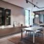 MÖBEL_Galerie_Neuhauser_SOMA_T_21_011_02_Showroom_SOMA_Tisch_Keramik_SOMA_Haengesideboard_und_Vitrinen_02