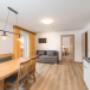 Küche im Appartement Tauern, voll ausgestattet, mit Sitzecke, Couch, Balkon und Terrasse