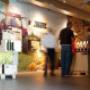 Landesausstellung für Wein und Delikatessen
Spiel, Spaß, Information und Geschmack liefert die Landesausstellung für Wein & Delikatessen. Landesausstellung für Wein und Delikatessen
Spiel, Spaß, Information und Geschmack liefert die Landesausstellung für Wein & Delikatessen.