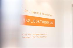 Dr. Gerald WUNDERER