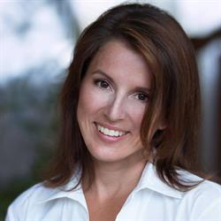 Dr. Veronika HUBER