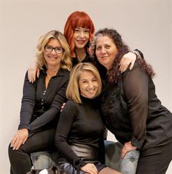 Melli's HairLounge