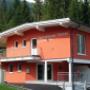 Haus Maibrunn erste Reihe unserer Anlage. Hier finden Sie unsere Rezeption 5 Apartments, einen Skistall und 7 Carports.