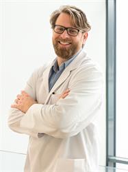 Dr. Gerd Jan Mengemann, Wirbelsäulenspezialist und Facharzt für Neurochirurgie