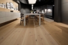 Bulthaupt Messestand Showroom Holzboden