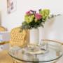 Stilvolles Ambiente im Elena Berger Kosmetiksalon in Wien: Entspannen Sie in unserem eleganten Kosmetikstudio bei einer Tasse Tee vor Ihrer Gesichtsbehandlung.