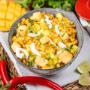 Gelb steht für Freude und den Sonnenaufgang! Wie wäre es heute mal mit einer komplett gelben Bowl mit Ananas, Mais und Mango? Gelb steht für Freude und den Sonnenaufgang! Wie wäre es heute mal mit einer komplett gelben Bowl mit Ananas, Mais und Mango?