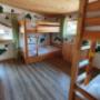 6-Bett-Zimmer mit Balkon; Gemeinschaftsbäder 6-Bett-Zimmer mit Balkon; Gemeinschaftsbäder