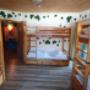 6-Bett-Zimmer mit Balkon; Gemeinschaftsbäder 6-Bett-Zimmer mit Balkon; Gemeinschaftsbäder