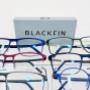 Bei DER OPTIKER findest du eine große Auswahl an leichten BLACKFIN-Titanbrillen in modernen Farben – von Blau über Grün bis Bordeaux. Die formstabilen Fassungen sind ideal, wenn du eine hochwertige Alltagsbrille im 2. Bezirk suchst.