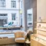Blick in die Schmuckboutique MAX in der Krugerstraße, 1010 Wien. Exklusiver Standort für handgemachten Schmuck, persönliche Schmuckberatung und edles Design.