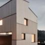 Aussenansicht 04 Doppelhaus Hohenems Vorarlberg
Credit: Adolf Bereuter Aussenansicht 04 Doppelhaus Hohenems Vorarlberg
Credit: Adolf Bereuter