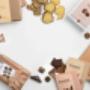 ca. 70 verschiedene Pralinen in unserem Geschäft
 Neuhaus Chocolatier Individuelle Geschenksverpackungen