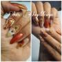 Ivi's Wimperngeklimper und Nageldesign Ivi's Wimperngeklimper und Nageldesign