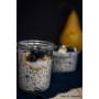 Overnight Oats - Chia Joghurt mit Haferflocken und Beeren Overnight Oats - Chia Joghurt mit Haferflocken und Beeren
